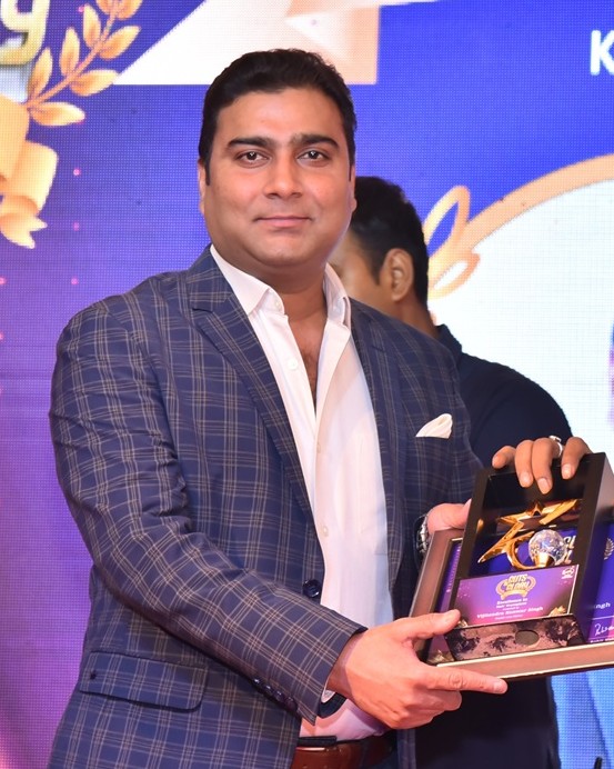 डॉ. वी.के. सिंह — ऑर्थोपेडिक एवं एस्थेटिक फिजिशियन व सर्जन